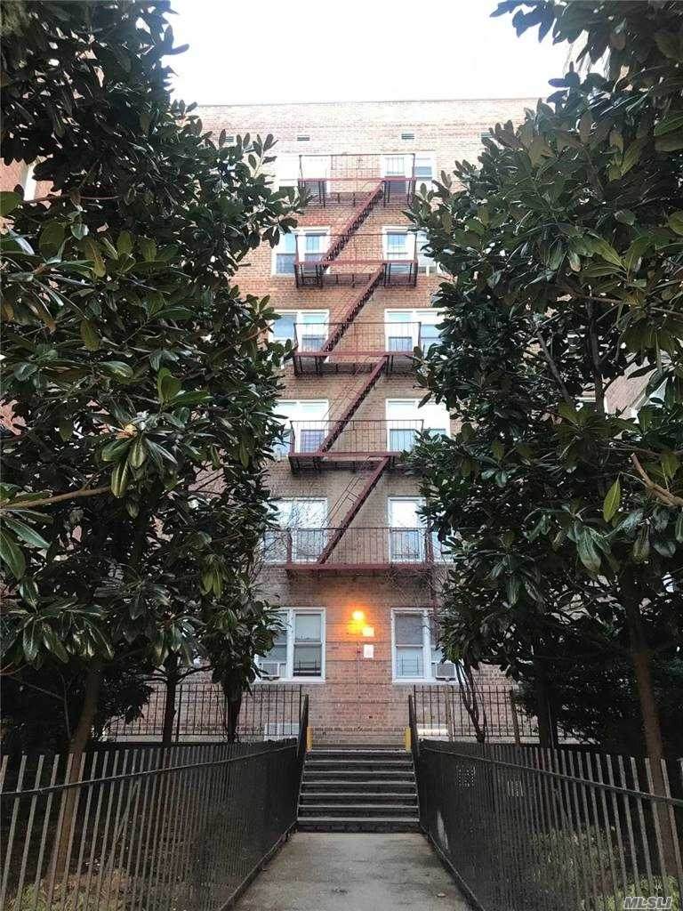 134-33 Blossom Avenue - Photo 1