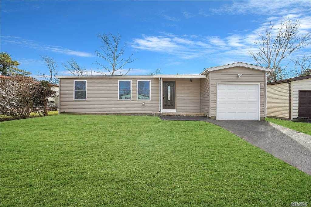 45 Village Circle - Photo 1
