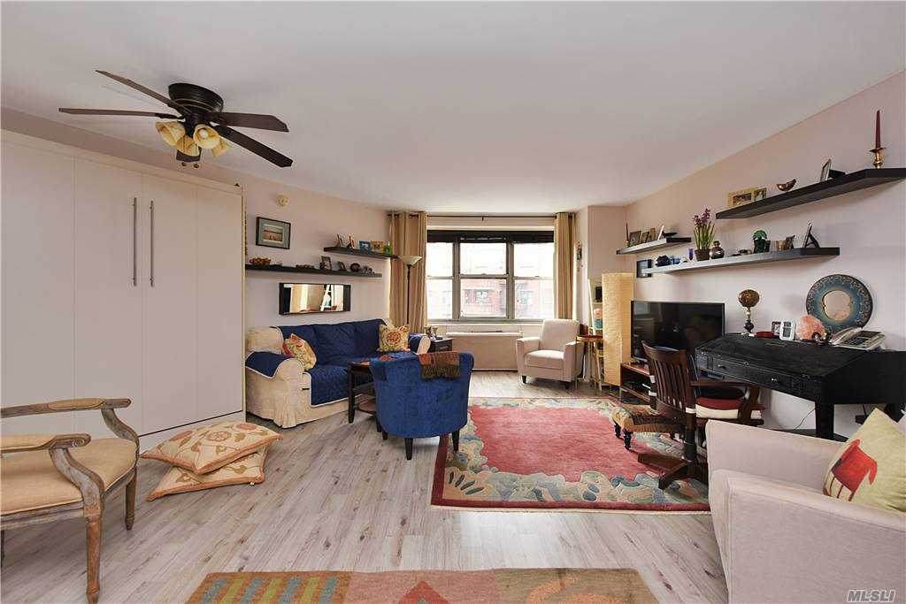 125-10 Queens Boulevard - Photo 1
