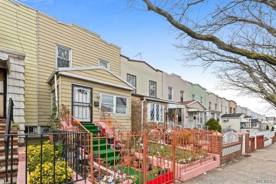 30-28 94 Street - Photo 1