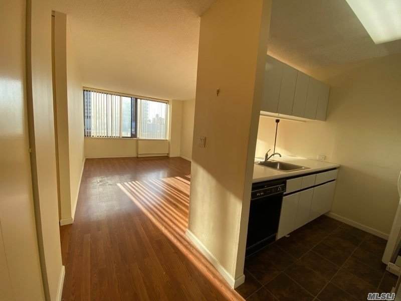 62-54 97 Place - Photo 1