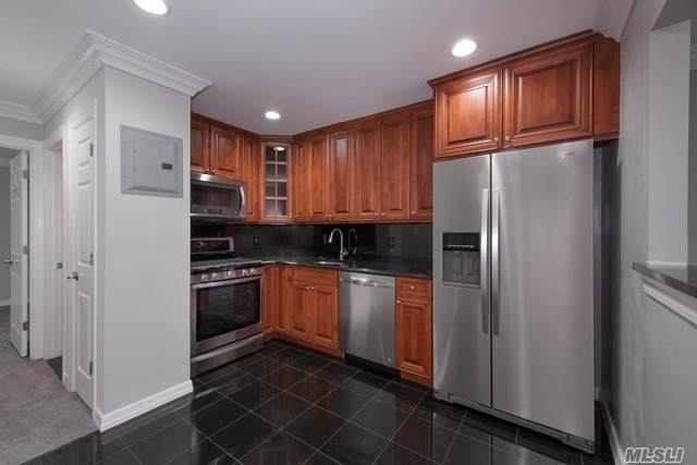 1204B Longwood Place - Photo 1