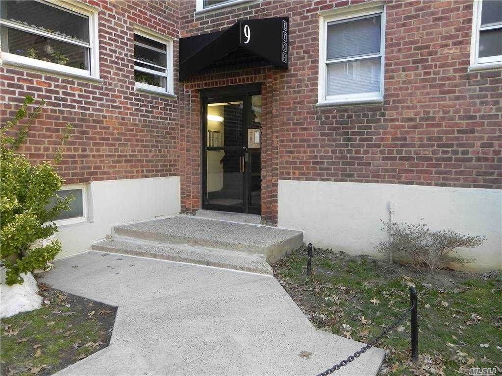 9 Schenck Avenue - Photo 1
