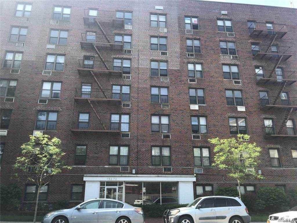 152-72 Melbourne Avenue - Photo 1