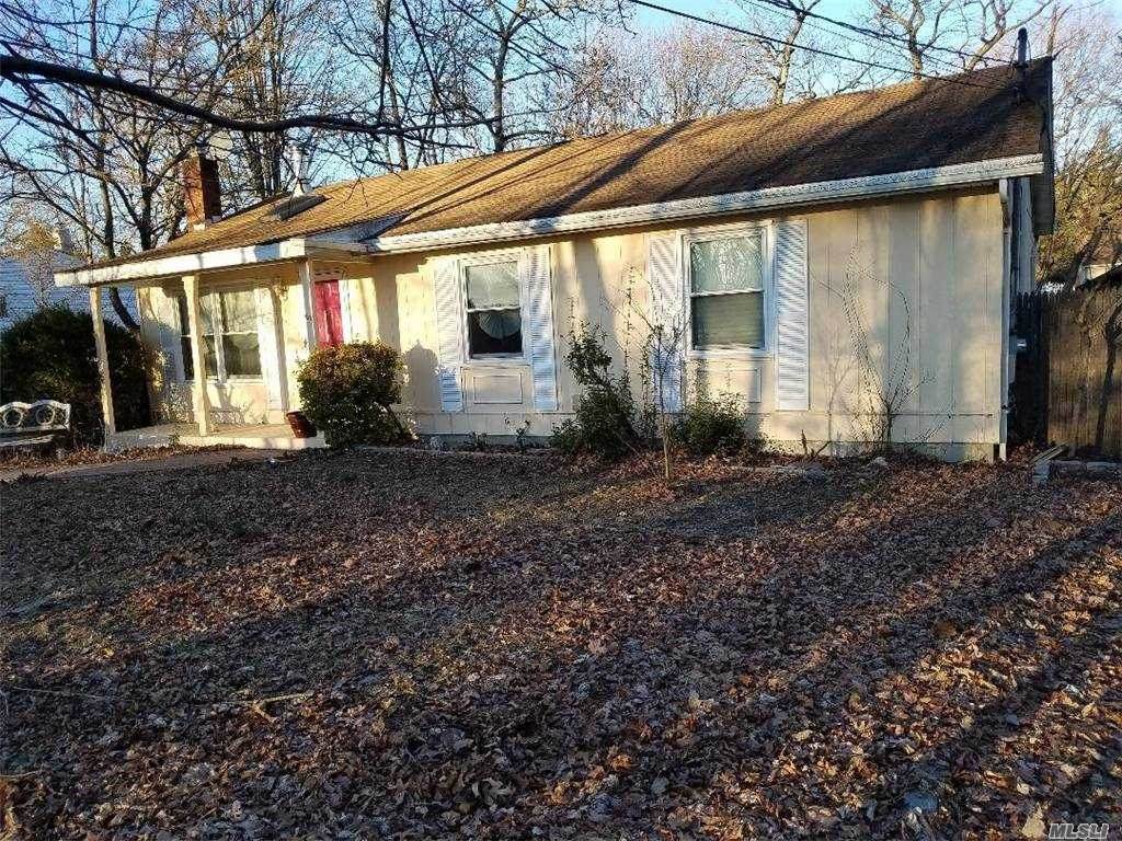 390 Broadway Greenlawn - Photo 1