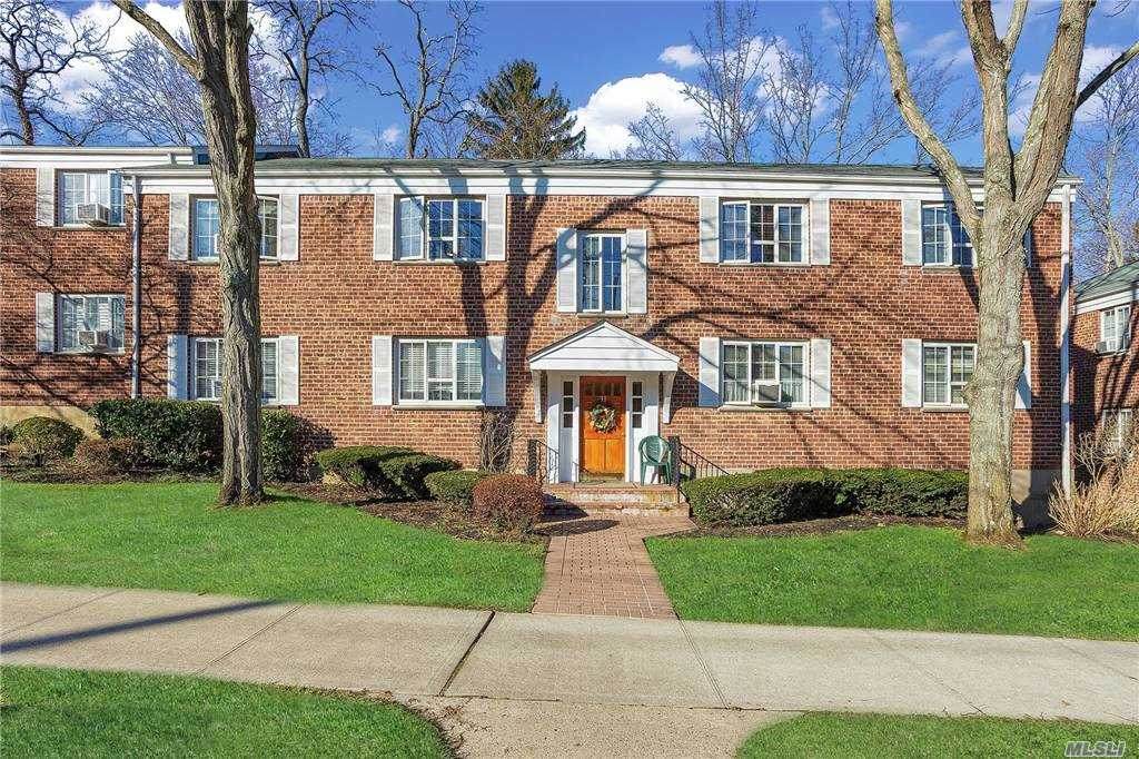 33 Nathan Hale Drive - Photo 1