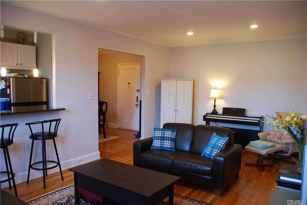 140 Middleneck Road - Photo 1