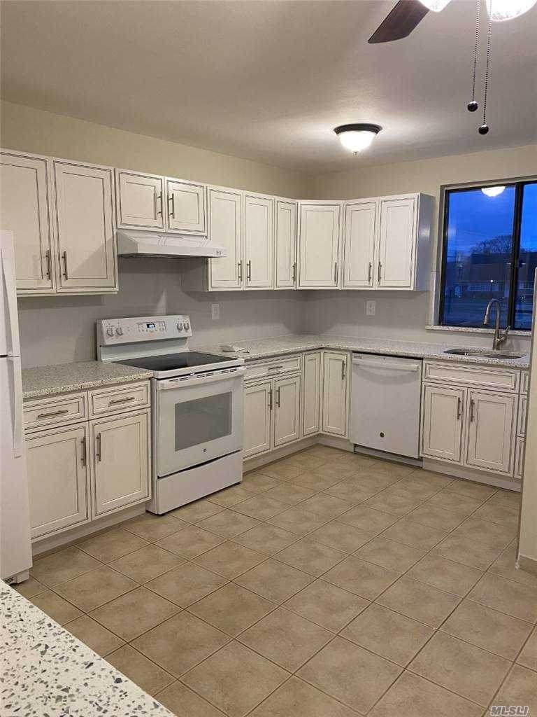 8 Albergo Court - Photo 1