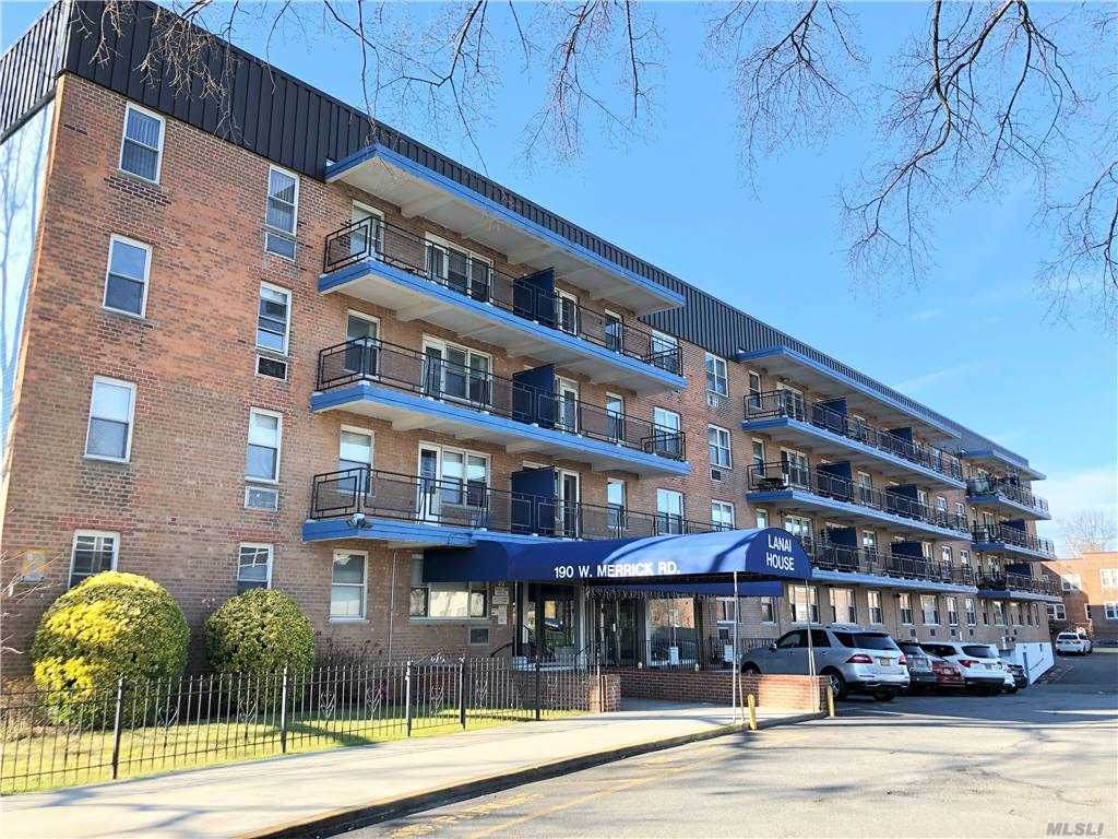 190 W. Merrick Road - Photo 1