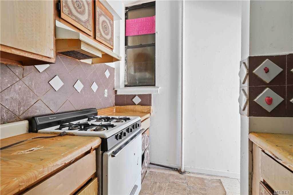 733 Grand Street - Photo 1