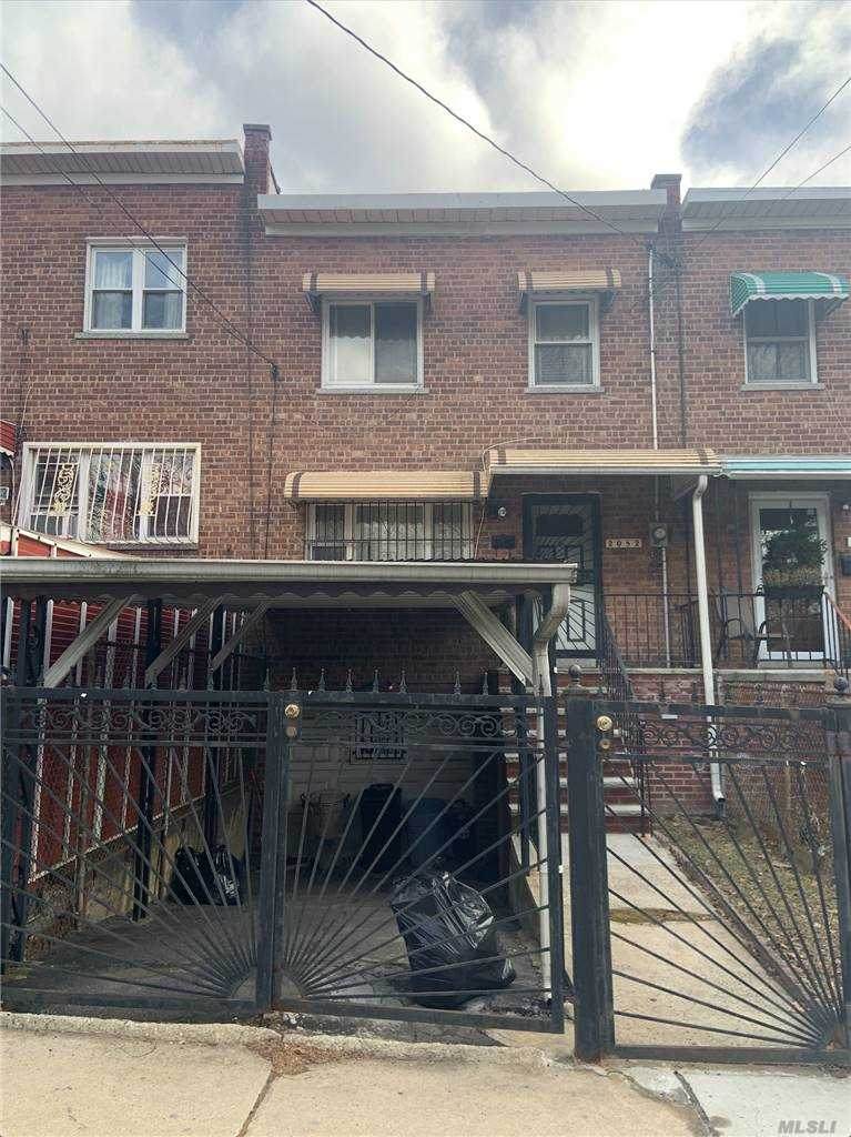2082 Pitman Ave - Photo 1