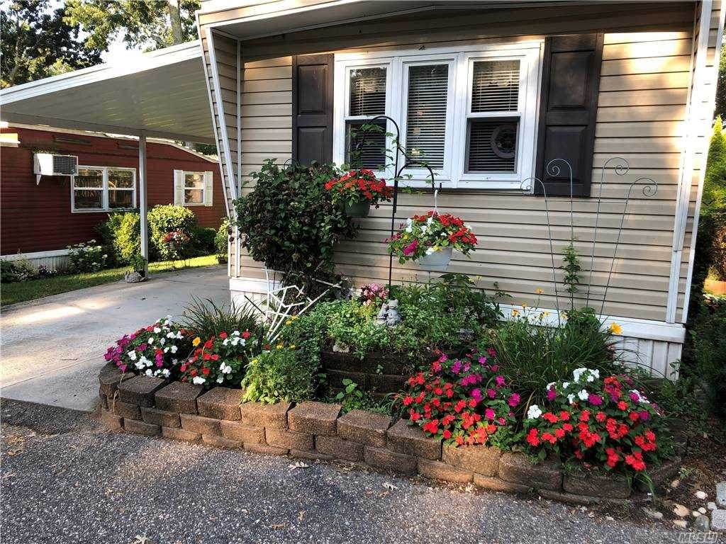 658-G8 Sound Avenue - Photo 1