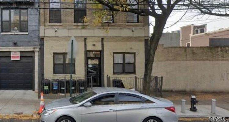 504 Seneca Avenue - Photo 1