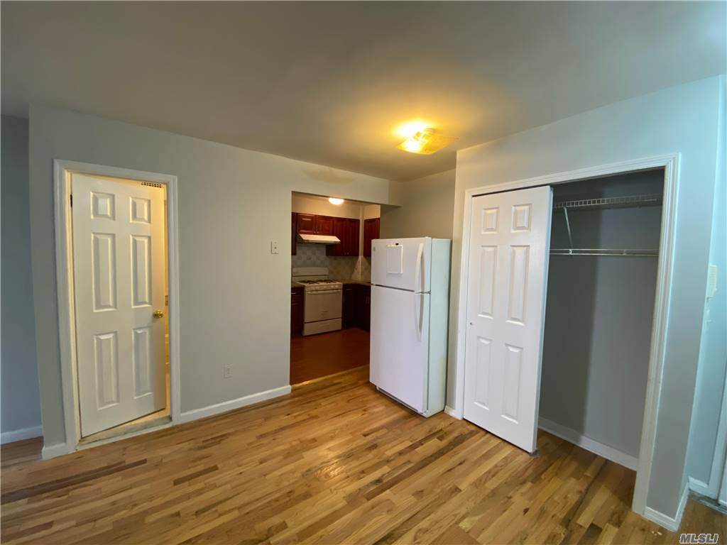 105-11 Otis Avenue - Photo 1