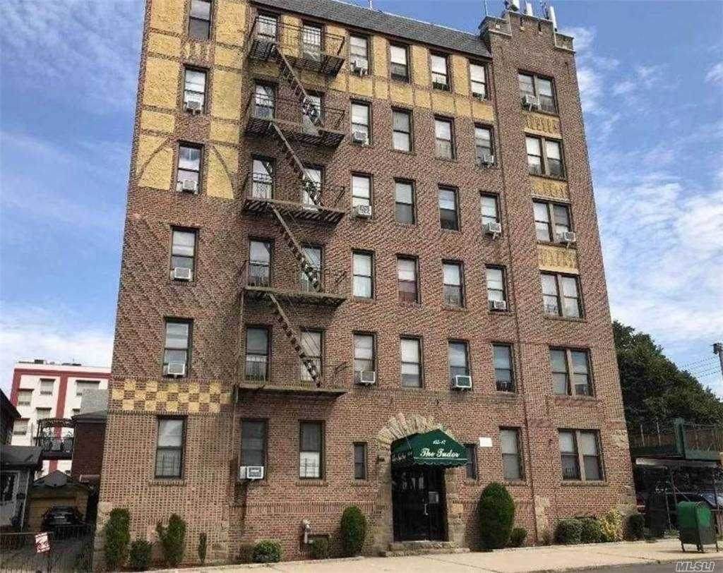 155-17 Sanford Avenue - Photo 1