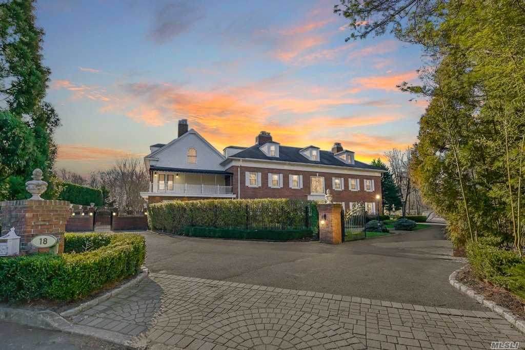 18 Crick Holly Lane - Photo 1