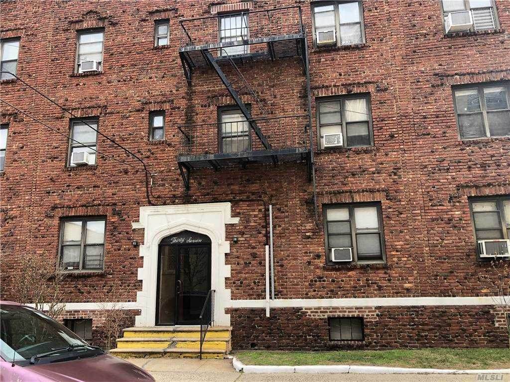 37 Clinton Avenue - Photo 1