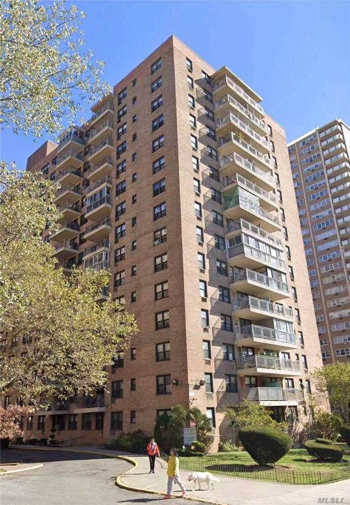 42-55 Colden St - Photo 1