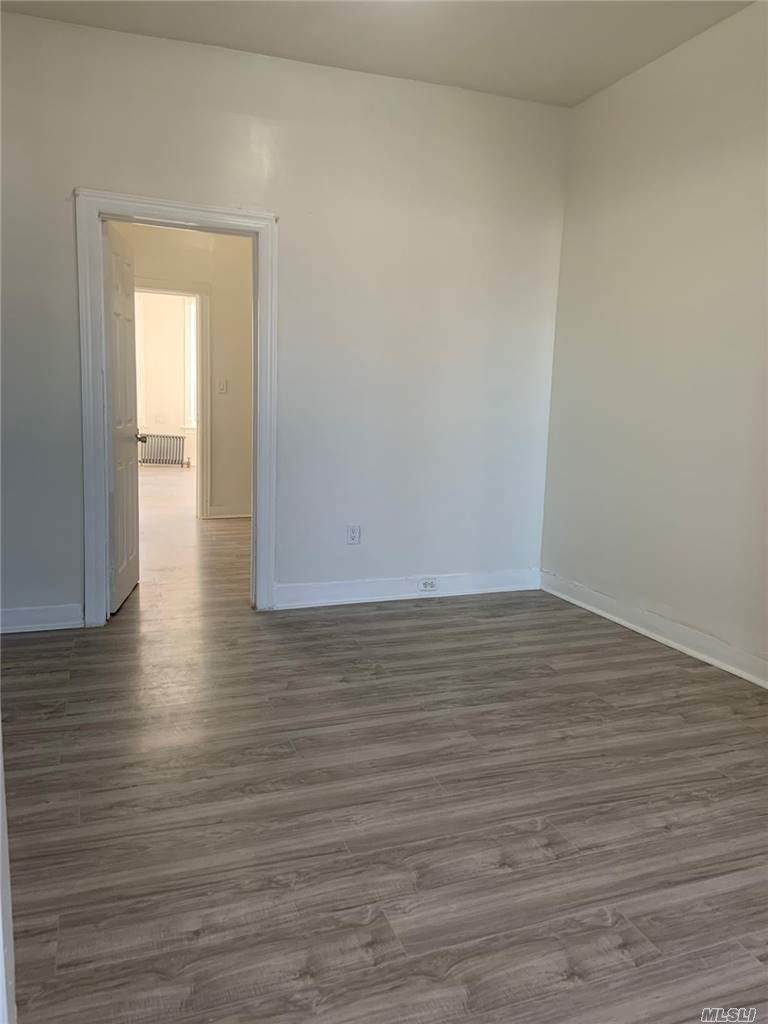 54 Hemlock Street - Photo 1