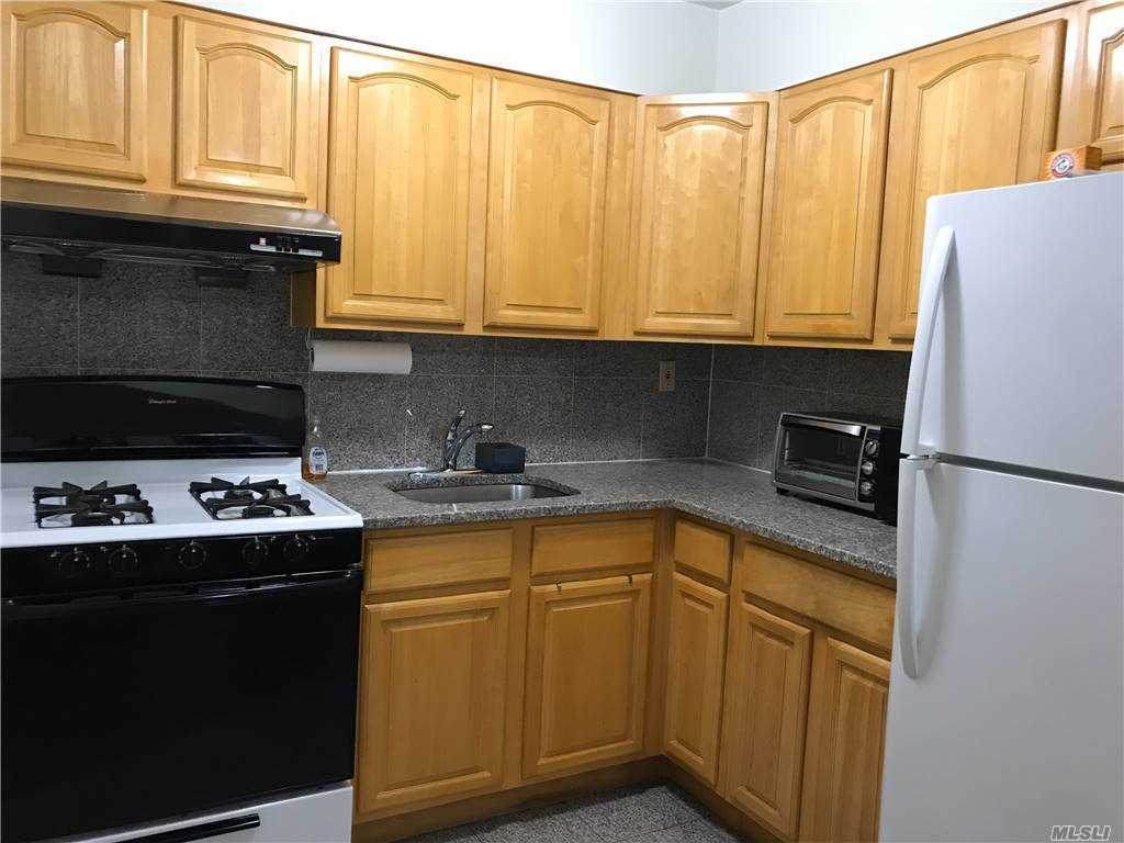 35-06 Leavitt Street - Photo 1
