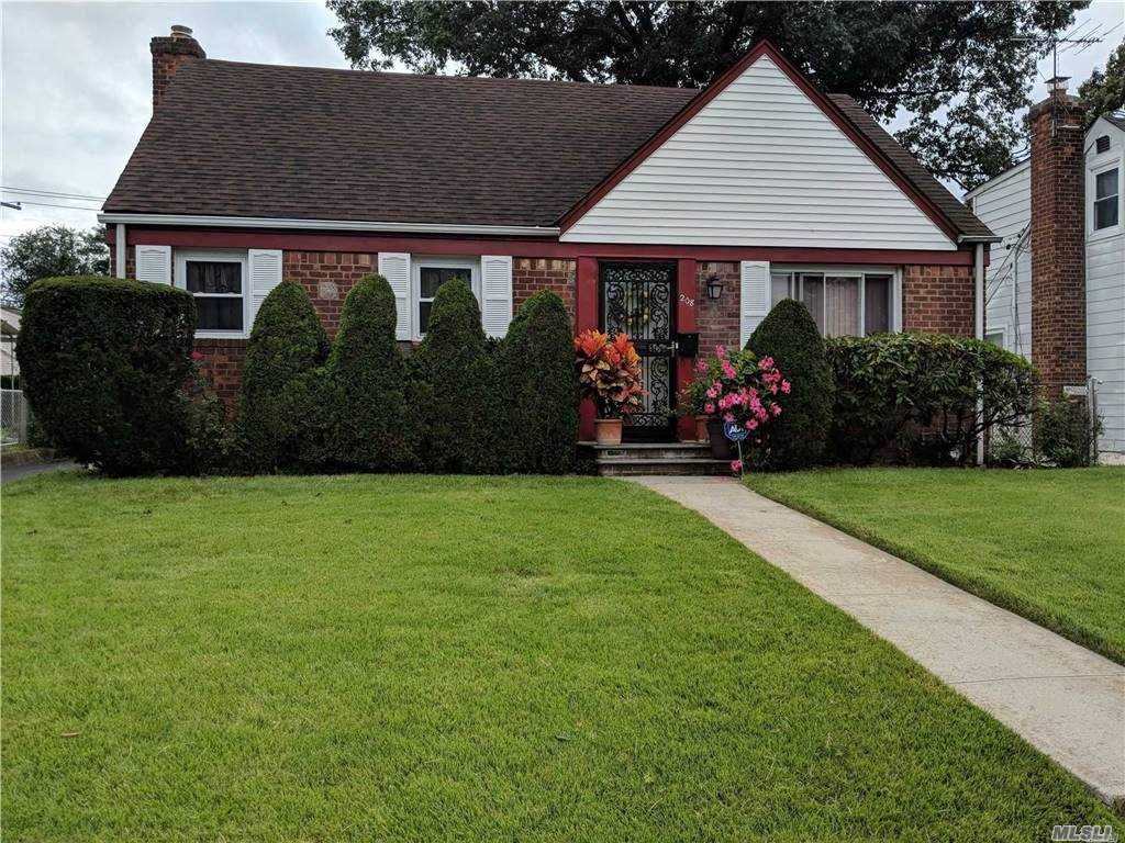 208 Hathaway Avenue - Photo 1