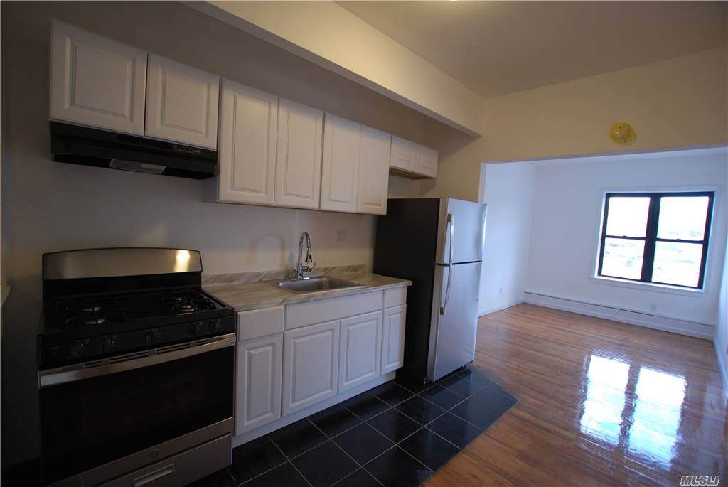 153-44 Hillside Avenue - Photo 1