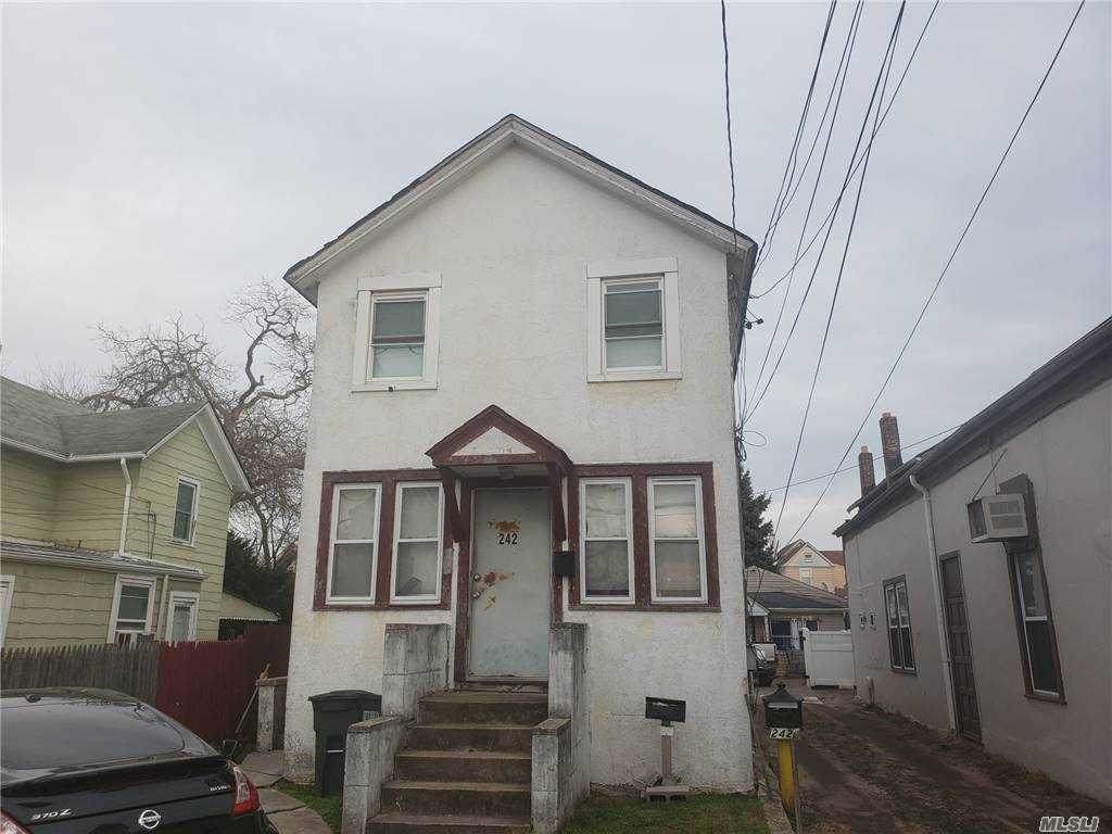 242 Lawrence Avenue - Photo 1