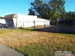 1412 Montauk Highway - Photo 1