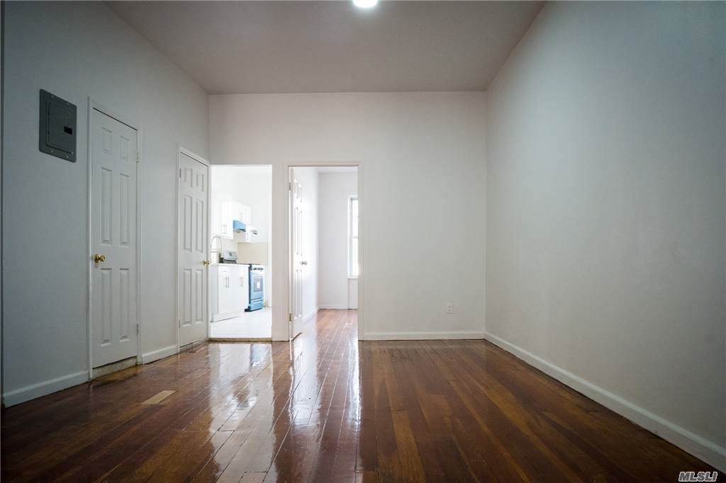 92-09 Jamaica Avenue - Photo 1