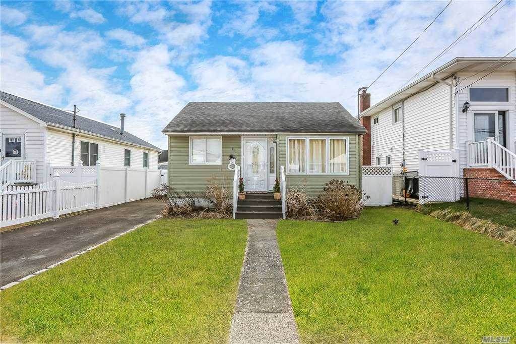 61 Hollywood Avenue - Photo 1