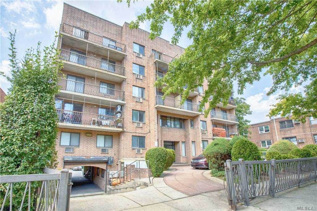 147-45 Barclay Avenue - Photo 1