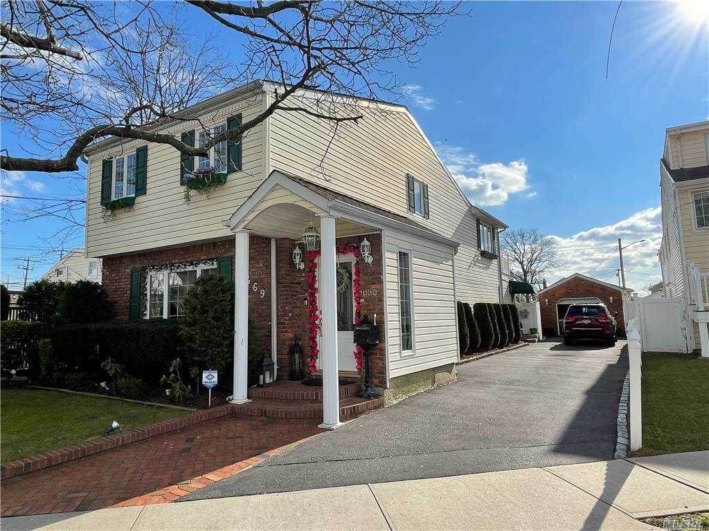 469 Albern Avenue - Photo 1
