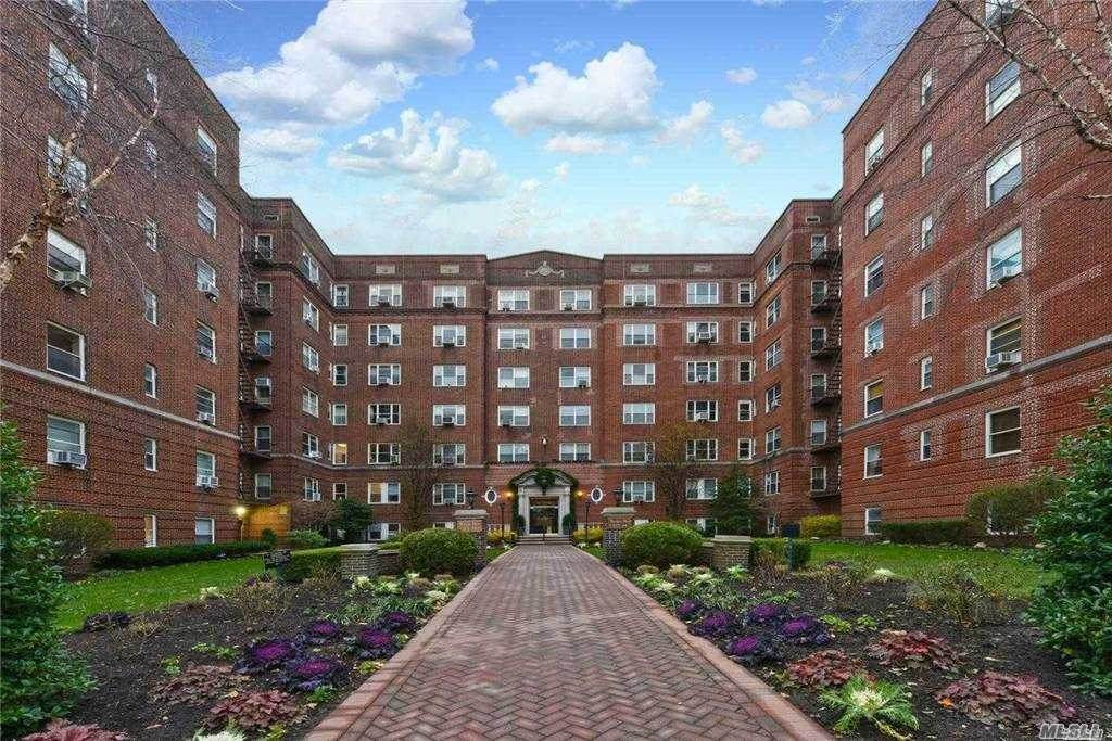 113-14 72 Road - Photo 1