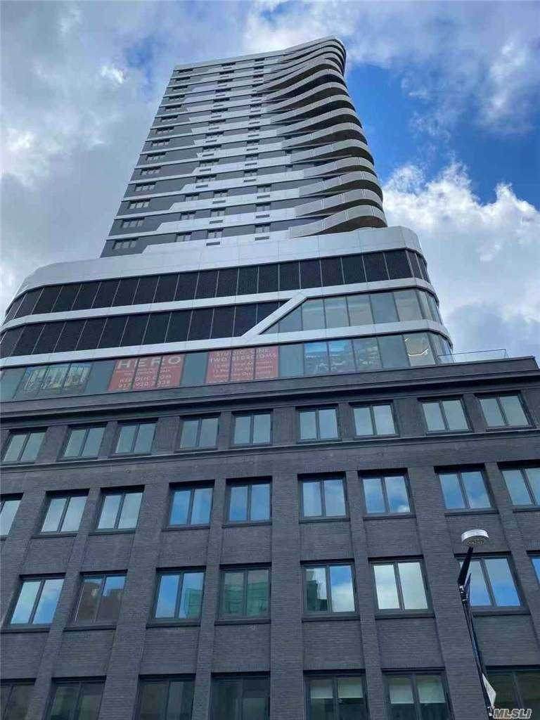 24-16 Queens Plaza - Photo 1