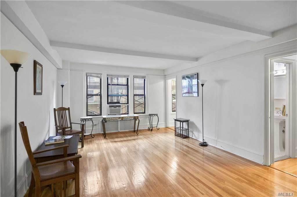 319 50th Street - Photo 1