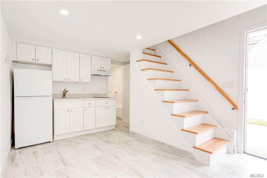 44 Oakwood Avenue - Photo 1