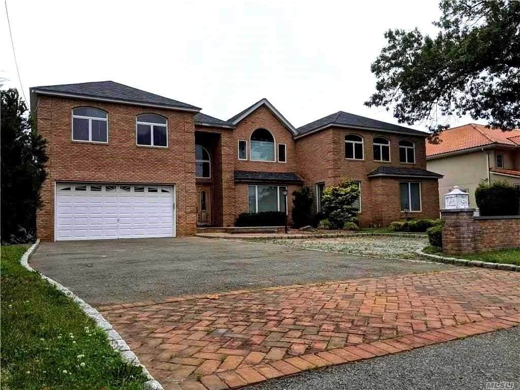 2739 Merrick Avenue - Photo 1