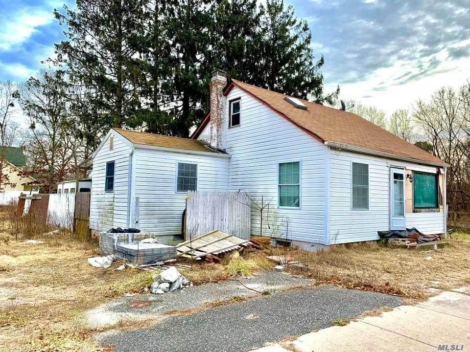 1070 William Floyd Parkway - Photo 1