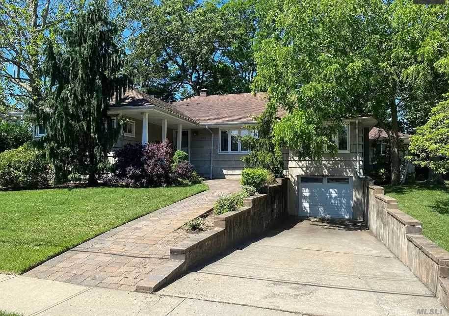 1720 Arms Avenue - Photo 1
