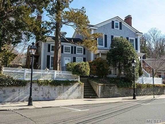 119 East Main - Photo 1