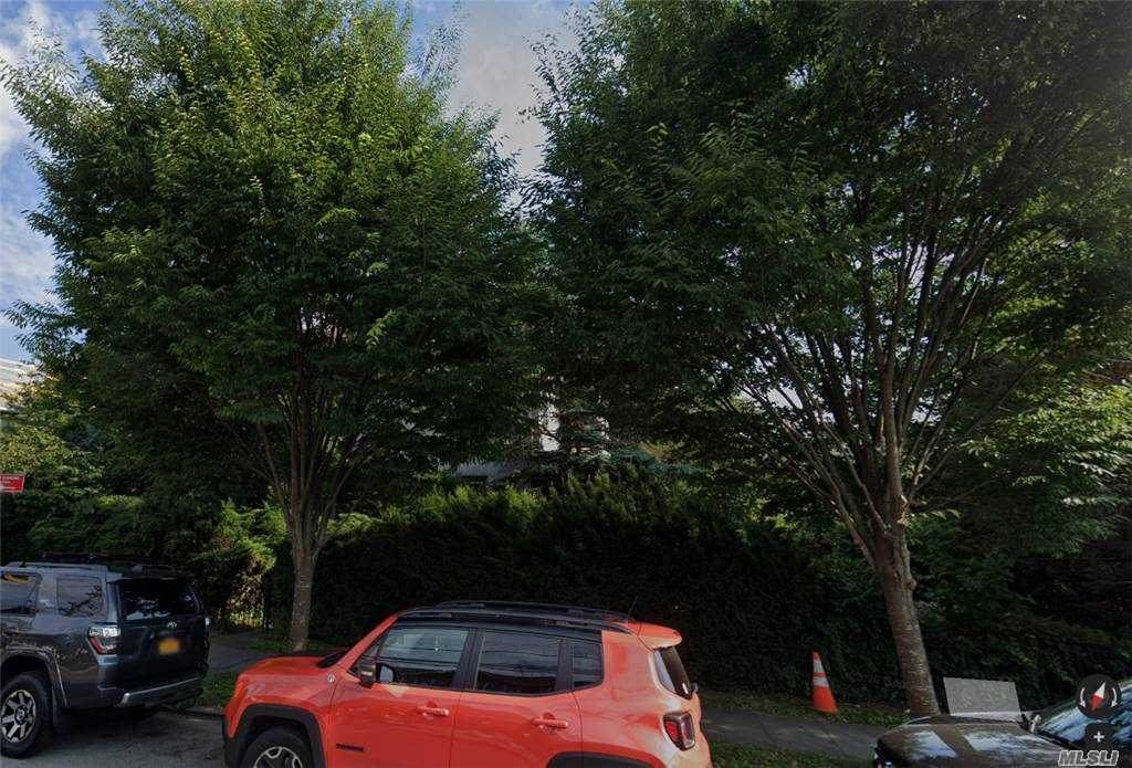 11718 14 Avenue - Photo 1