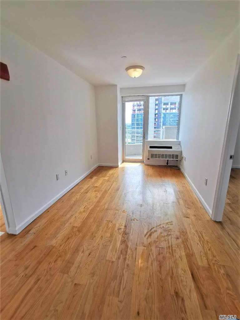 37-20 Prince Street - Photo 1