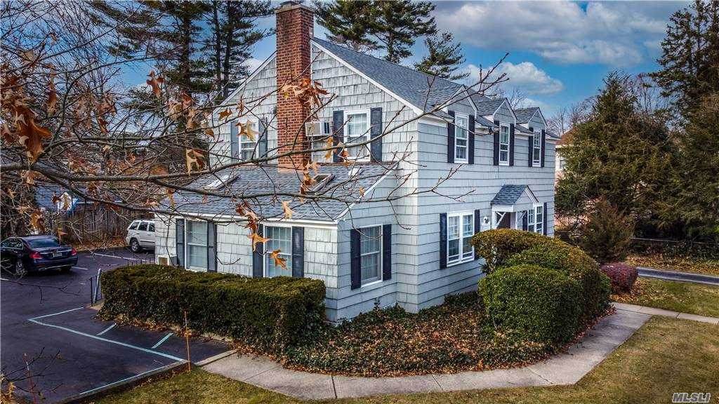 70 Lawrence Avenue - Photo 1