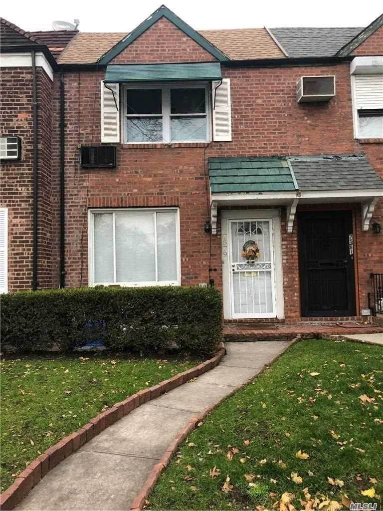 75-79 Utopia Parkway - Photo 1