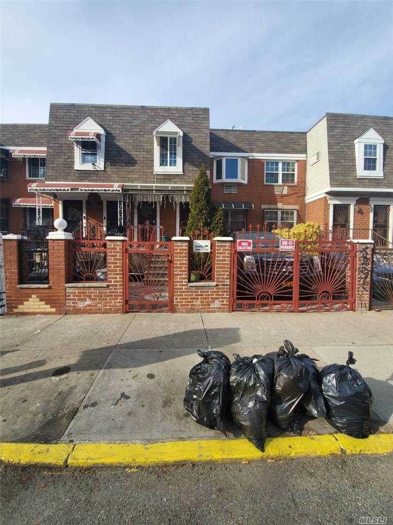 639 Hart Street - Photo 1