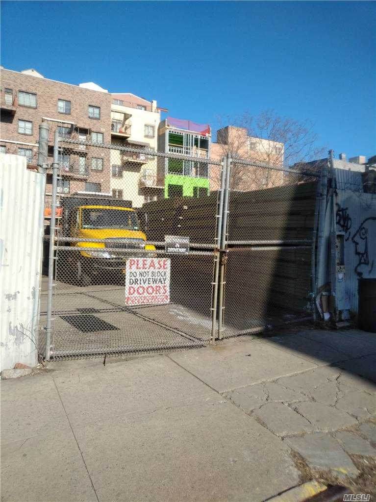 133 Franklin Ave Avenue - Photo 1
