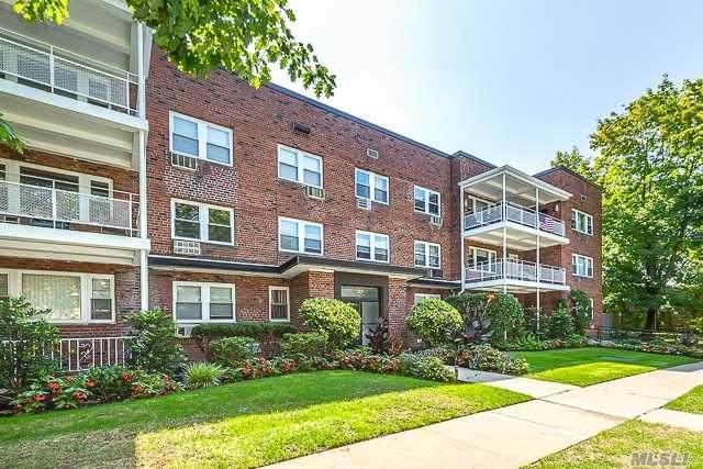 20 Hill Park Avenue - Photo 1