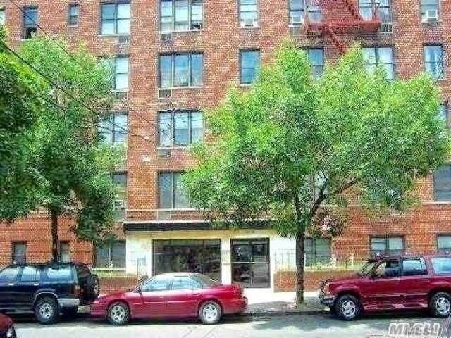 92-29 Lamont Avenue - Photo 1