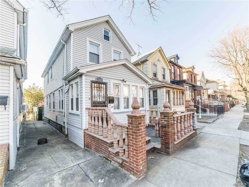 704 37th Street - Photo 1