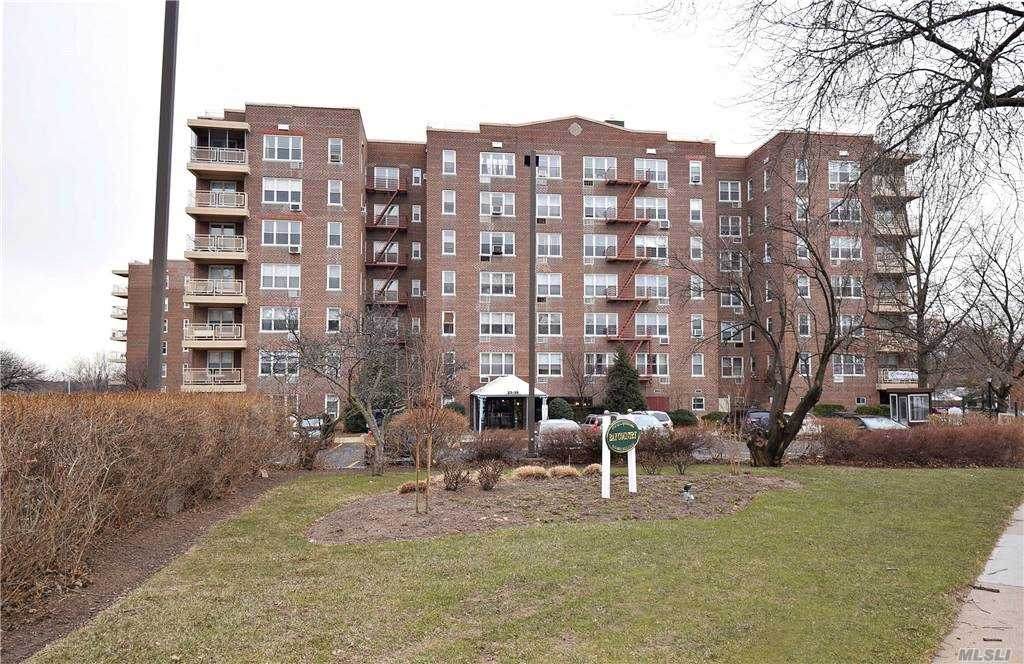 23-35 Bell Boulevard - Photo 1